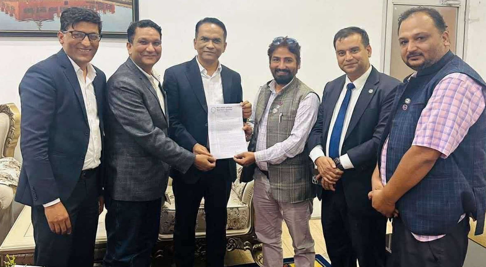 इन्जिनियरिङ र भ्यालुअर्स एशोसिएशनले गभर्नरलाई बुझाए ज्ञापनपत्र, भ्यालुअर्सको समस्या सल्टाउन माग