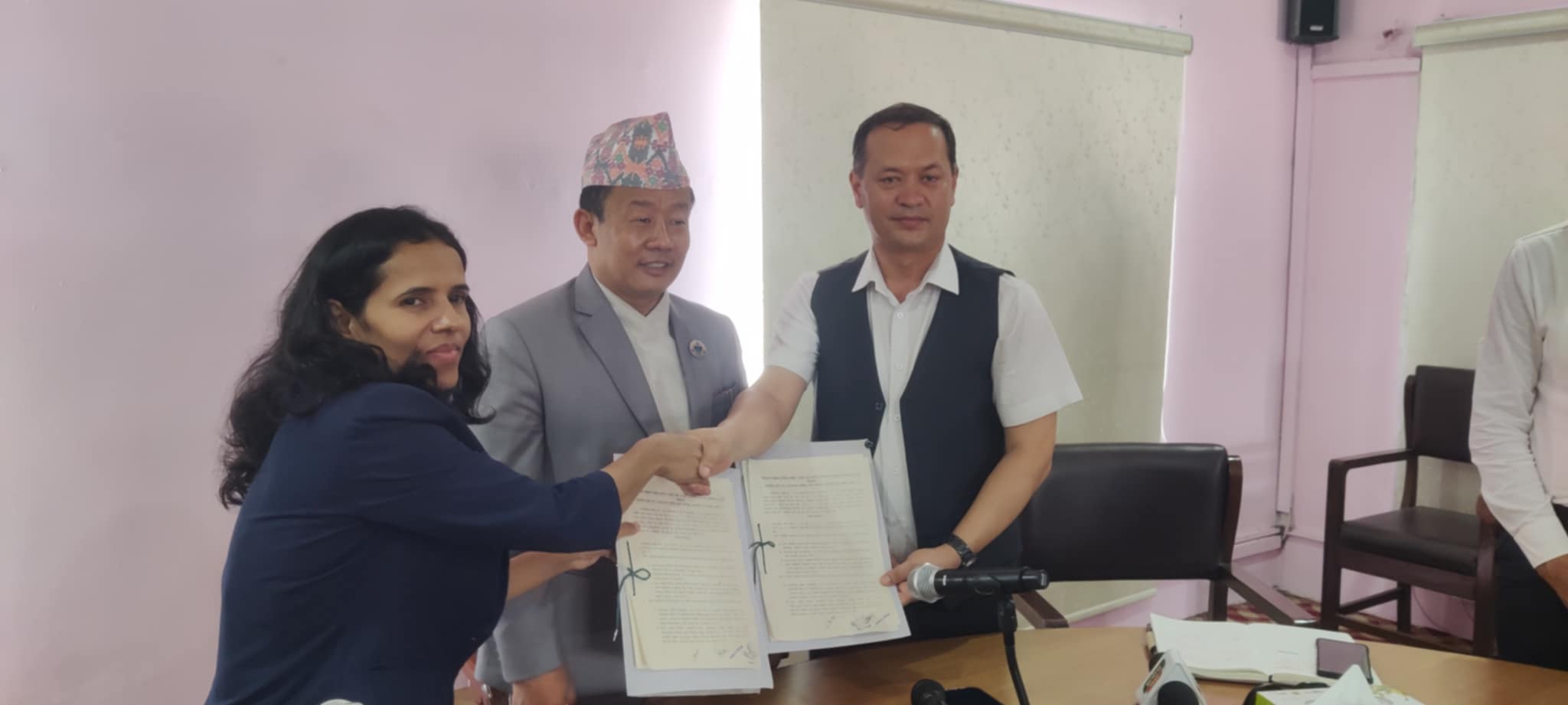 कोशी प्रदेशले सिंहदरबार वैद्यखानासँग २ करोड बढीको औषधि किन्ने, भयो सम्झौतामा हस्ताक्षर