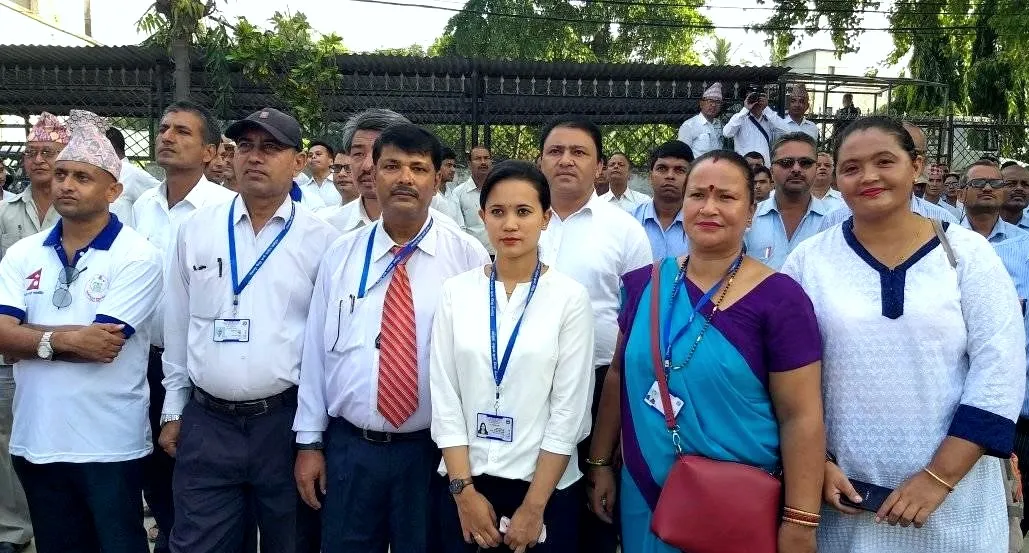 निजामती सेवा दिवसका अवसरमा काममा ढिलासुस्ती नगर्न ओलीको निर्देशन