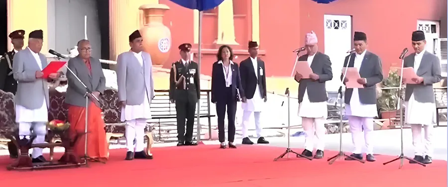 अर्थमन्त्री बने रामेश्वर खनाल, उर्जा मन्त्रीमा कुलमान र ओमप्रकाश गृहमन्त्री