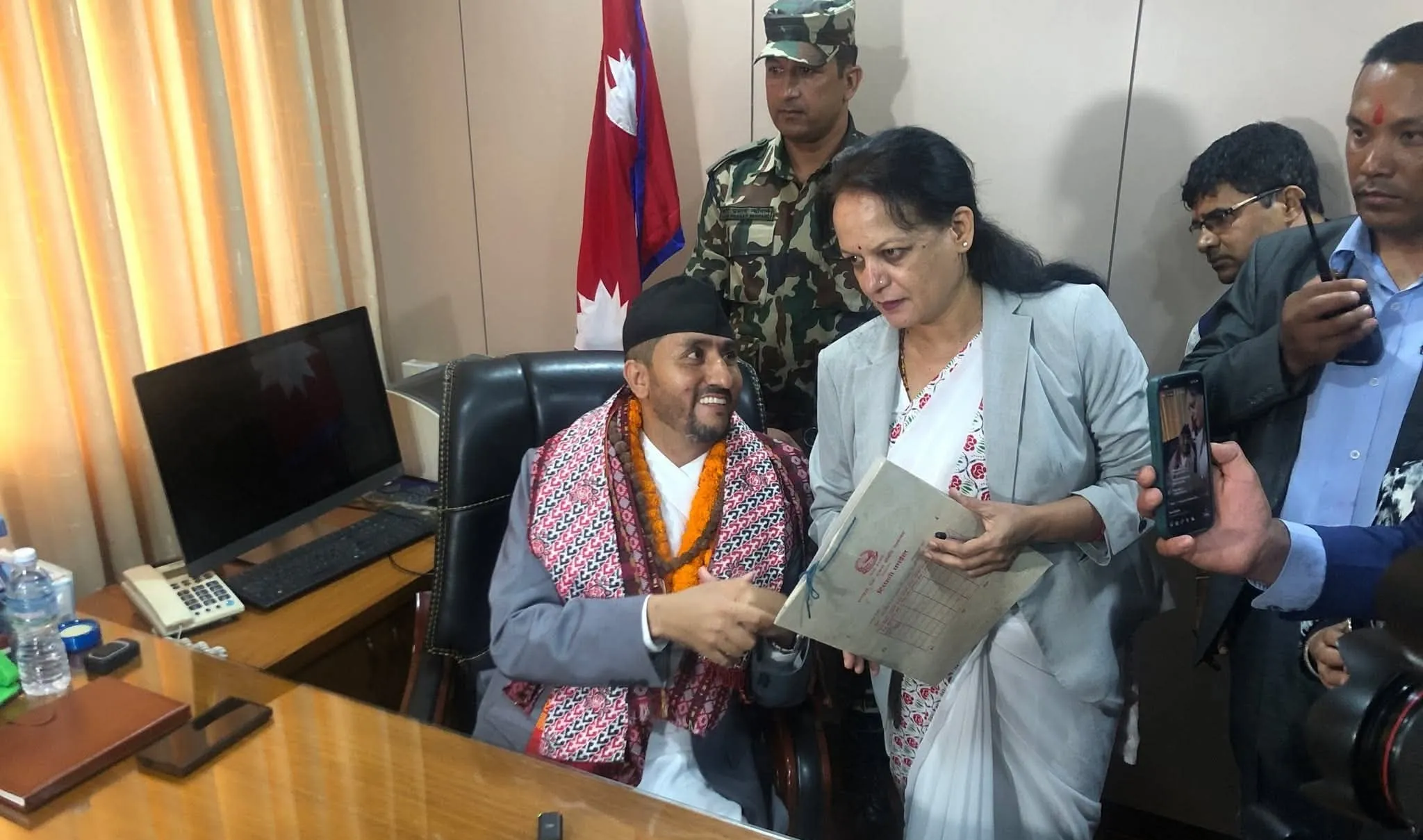 २ महिनामा काठमाडौंका सार्वजनिक स्थल र ५ महिनाभित्र १० सहरमा फ्रि इन्टरनेट दिने सञ्चारमन्त्रीको घोषणा