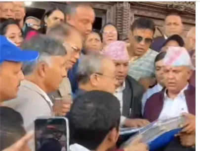 कांग्रेसका २४८८ प्रतिनिधिले विशेष महाधिवेशन माग्दै कार्यवाहक सभापतिलाई बुझाए हस्ताक्षर