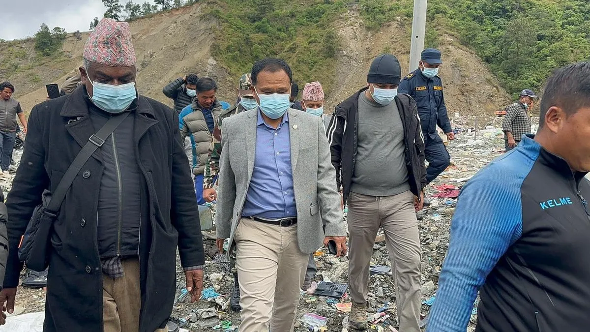 काठमाडौंको फोहोर अझै उठेन, मन्त्री घिसिङ पुगे बन्चरेडाँडा