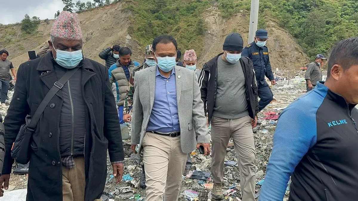 १५ दिनमा बाचा पुरा गर्ने कुलमानले प्रतिबद्धता जनाएसँगै बञ्चरेडाँडामा फोहोर फाल्न सहमति
