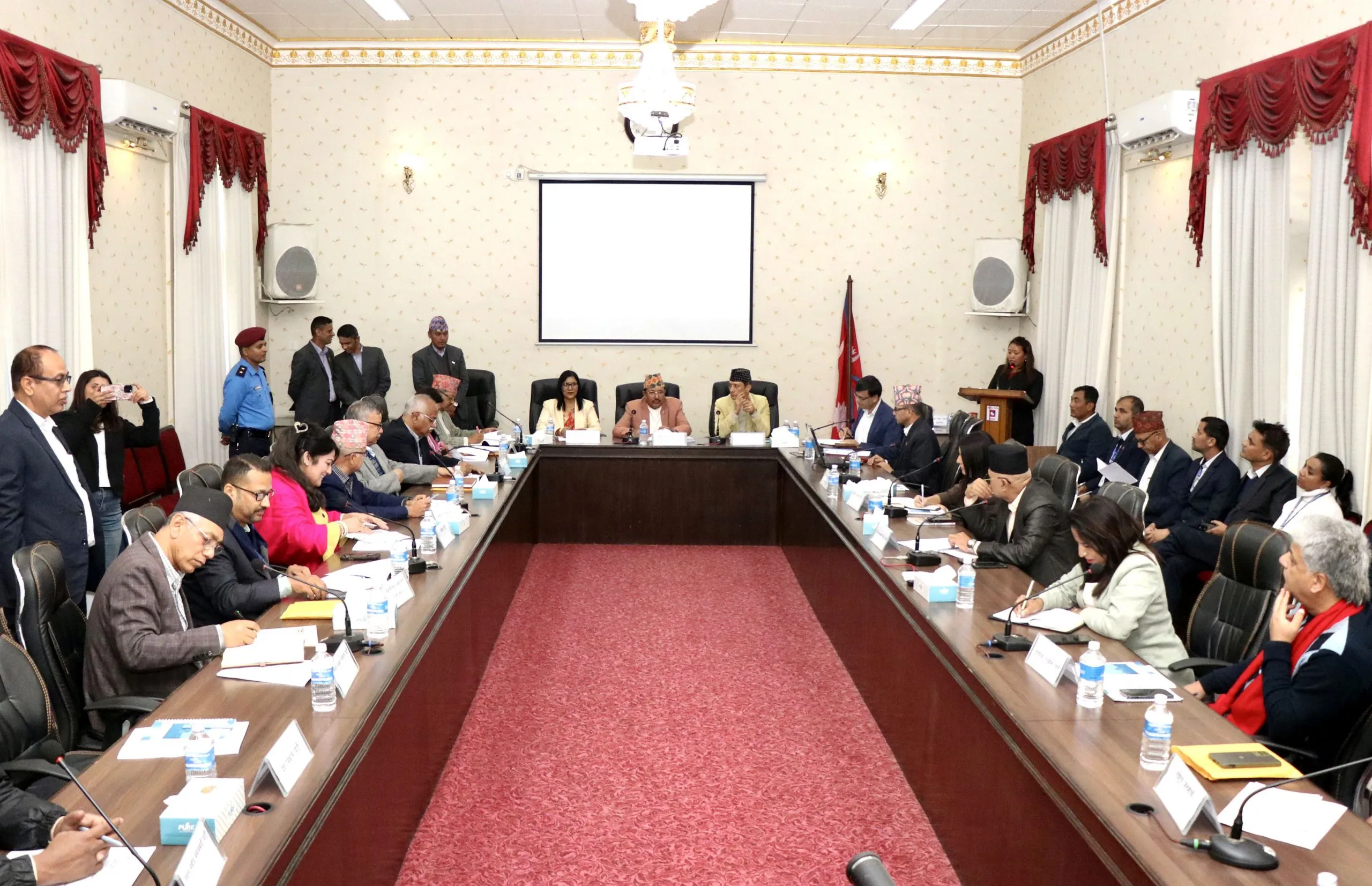 राष्ट्रियसभा सदस्य निर्वाचनका लागि निर्वाचन आयोगद्वारा दलहरूसँग छलफल