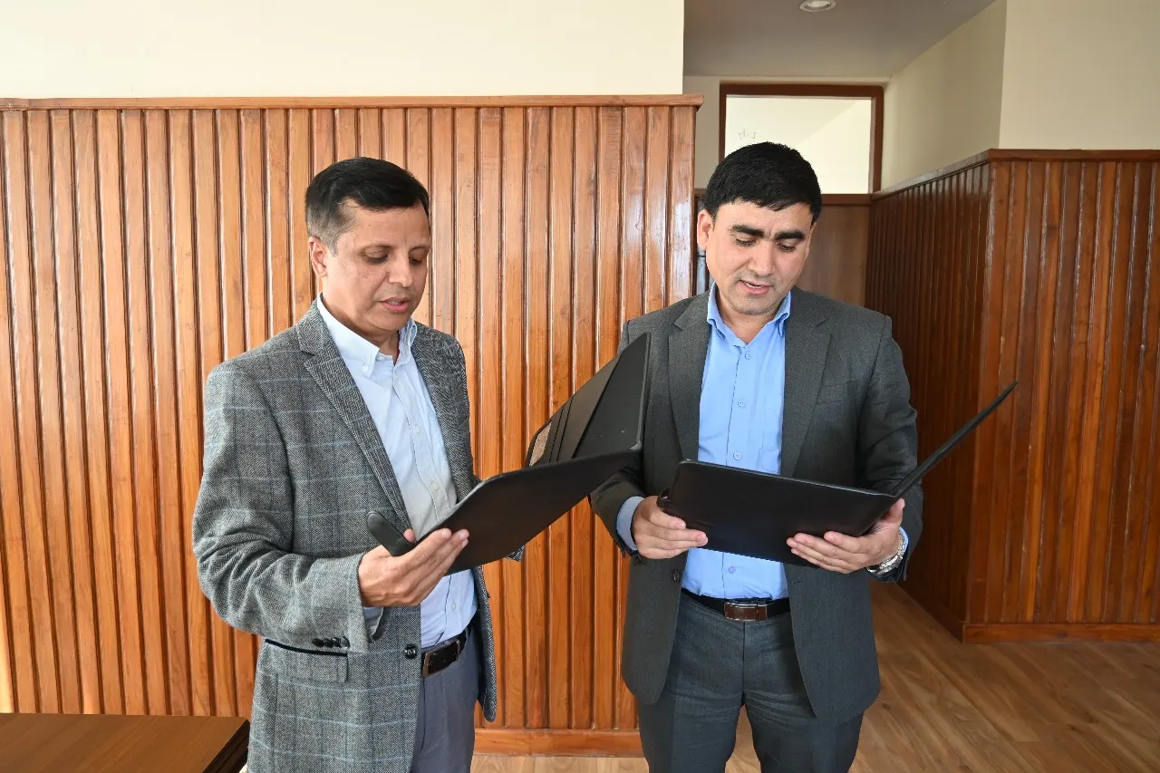 राष्ट्रिय जीवन बीमा कम्पनीको अध्यक्ष भए रमेश अर्याल, लिए शपथ
