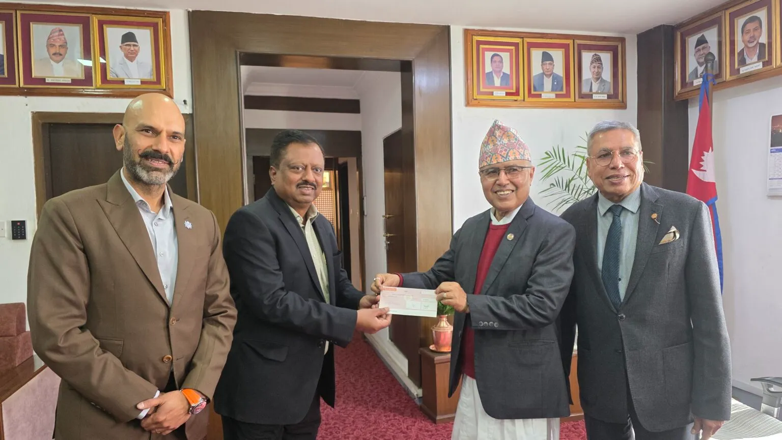 नेपाल लाइफद्वारा भौतिक पूर्वाधार पुननिर्माण कोषमा १ करोड ५० लाखको सहयोग