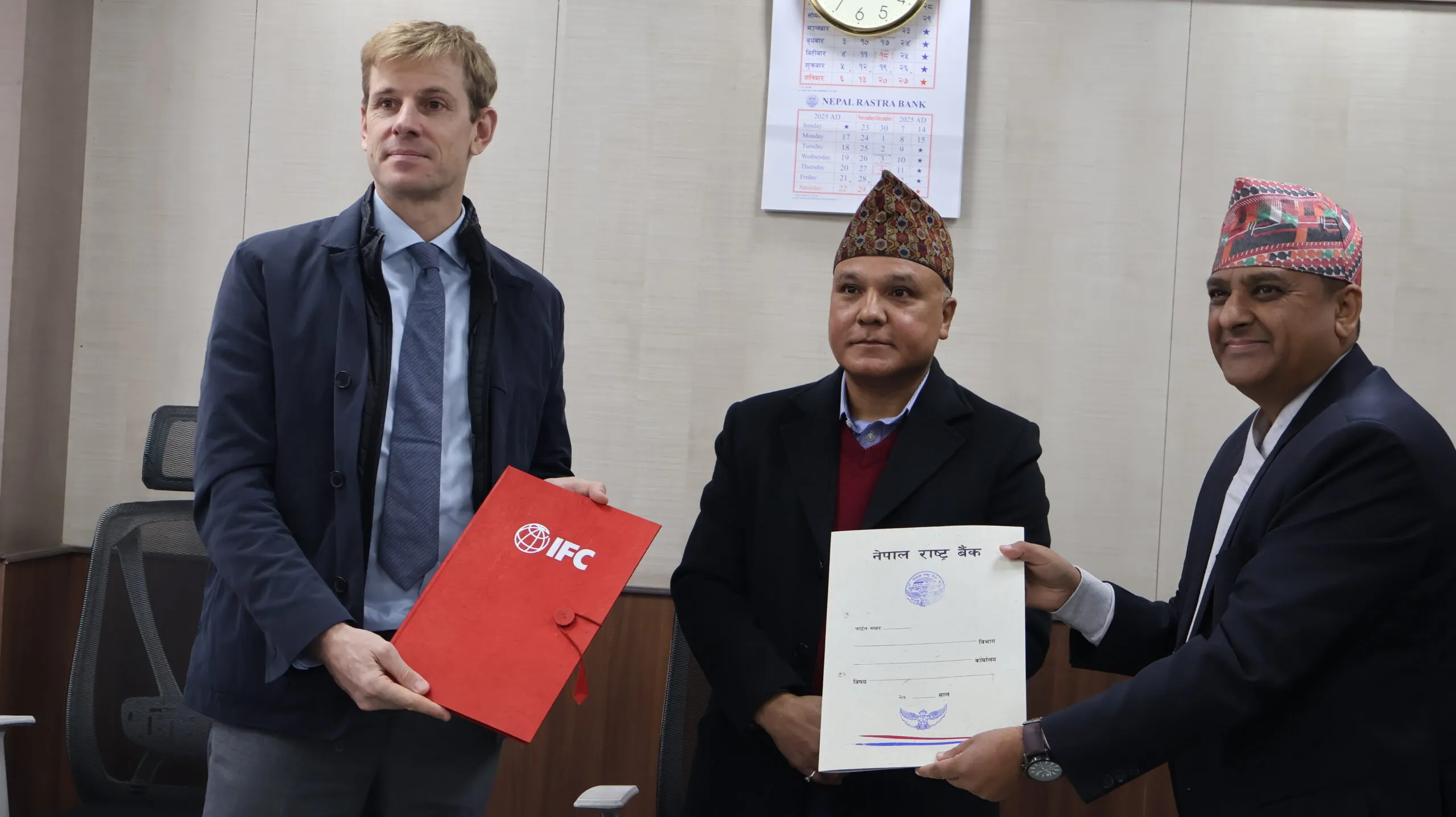 राष्ट्र बैंक र आईएफसीबीच जलवायु वित्तको रणनीति विकाससम्बन्धी समझदारी