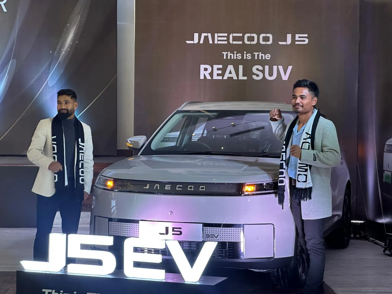 ओमोडा-जेकोका ब्रान्ड एम्बेसडरमा राष्ट्रिय क्रिकेट टोलीका कप्तान पौडेल नियुक्त, ऐरीलाई सम्मान