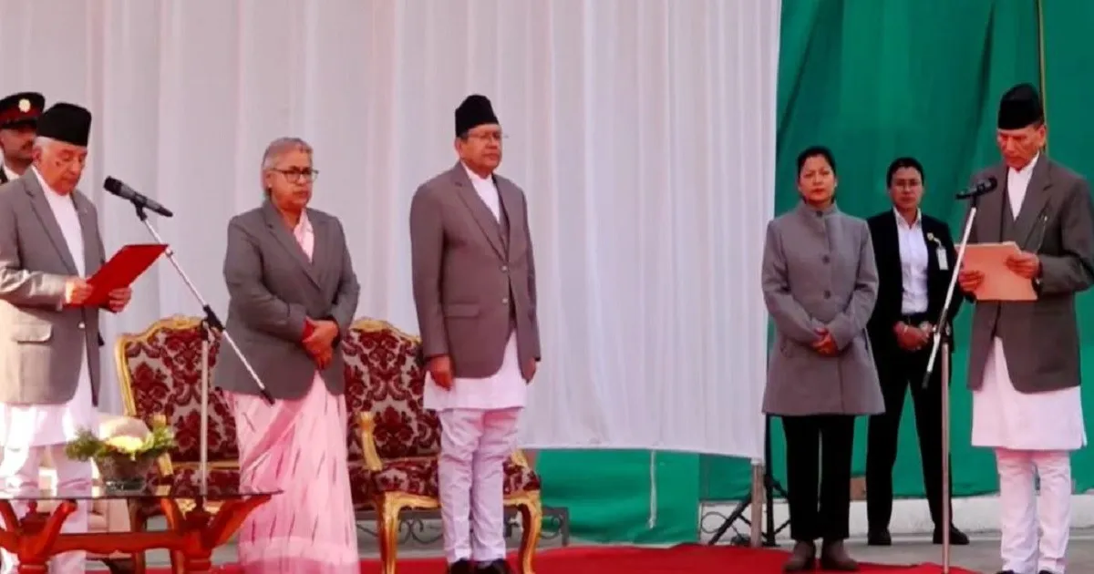 पाँचौ मन्त्रिपरिषद विस्तारमा परराष्ट्रमन्त्री बने बालानन्द शर्मा, लिए पद तथा गोपनीयताको शपथ