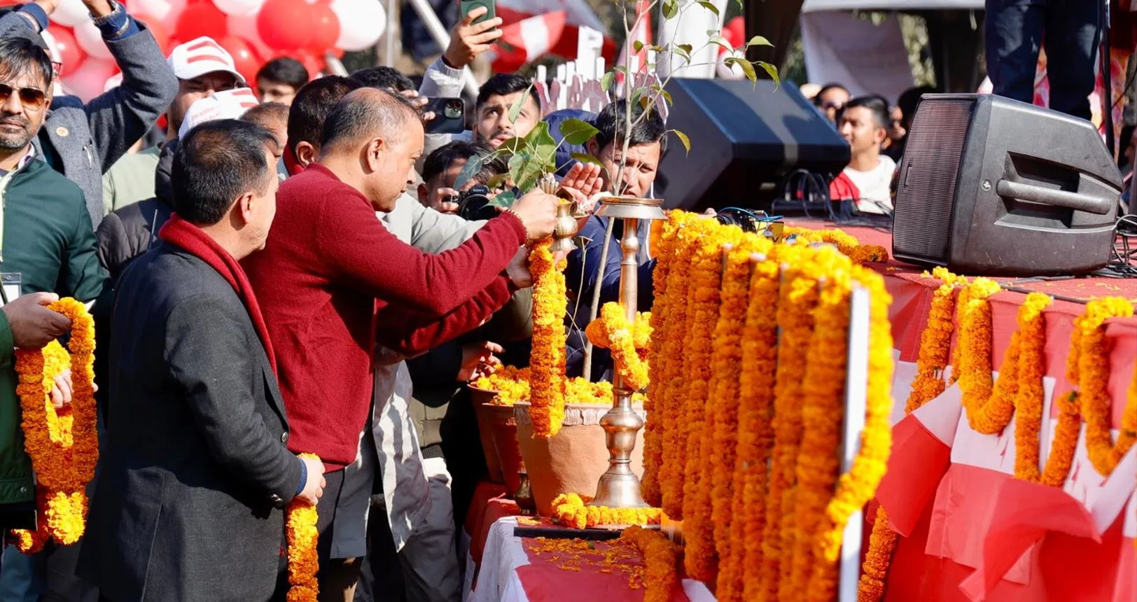 मुल नेतृत्वविना भृकुटीमण्डपमा कांग्रेसको विशेष महाधिवेशन, महामन्त्रीद्वयले गरे उद्घाटन