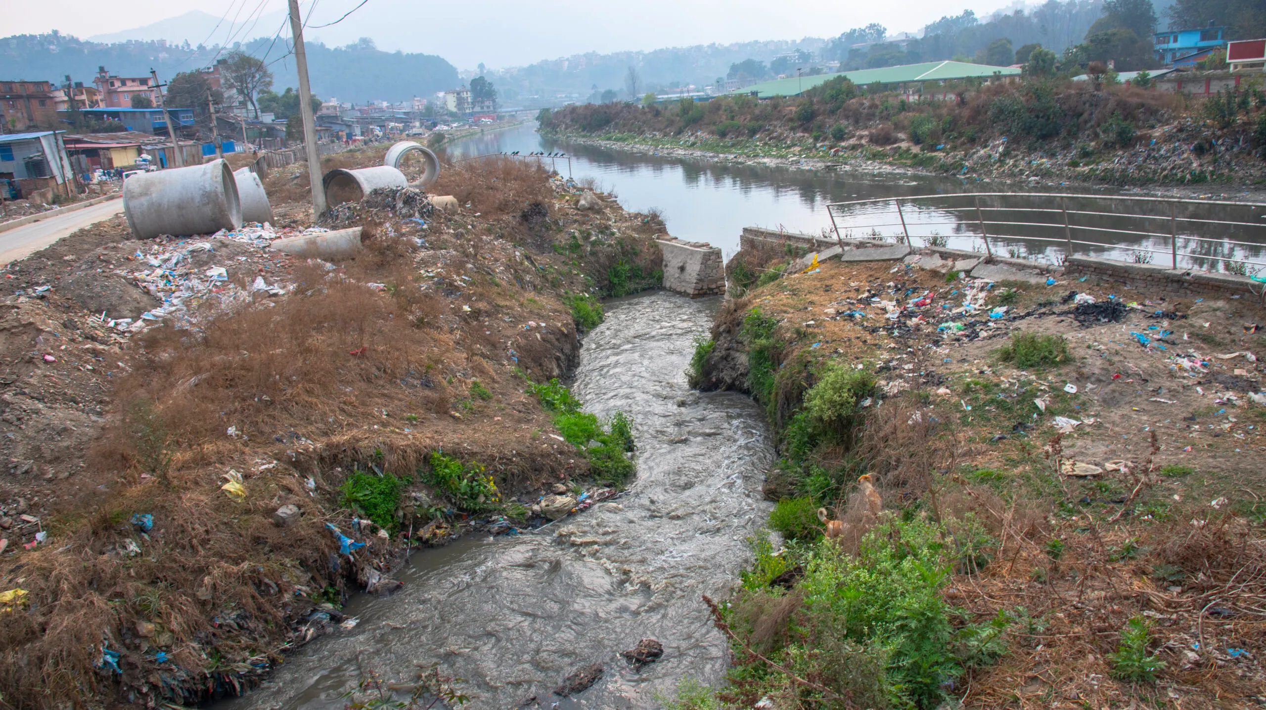 काठमाडौंका खोला किनारबाट २० मिटर छाड्नुपर्ने मापदण्ड सर्वोच्चले उल्ट्यायो