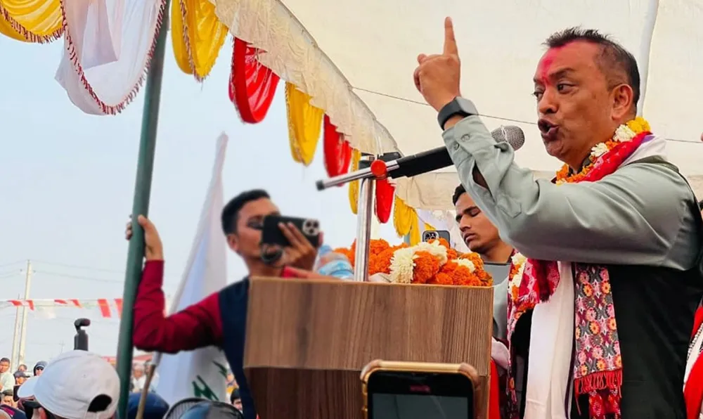 एक्लै गर्न सक्छु भन्ने प्रवृतिले देशलाई फेरी दुर्घटनामा लैजान्छ: गगन थापा