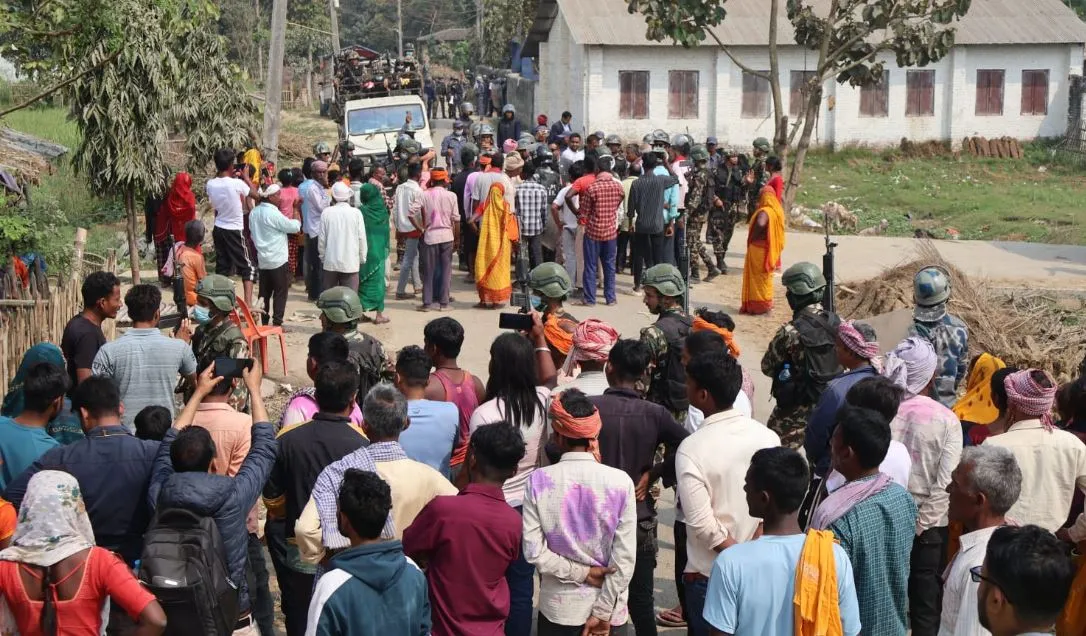 सर्लाही ४ मा कांग्रेस र रास्वपाबीच विवाद, ढुंगामुढा भएपछि एउटा केन्द्रमा मतदान स्थगित