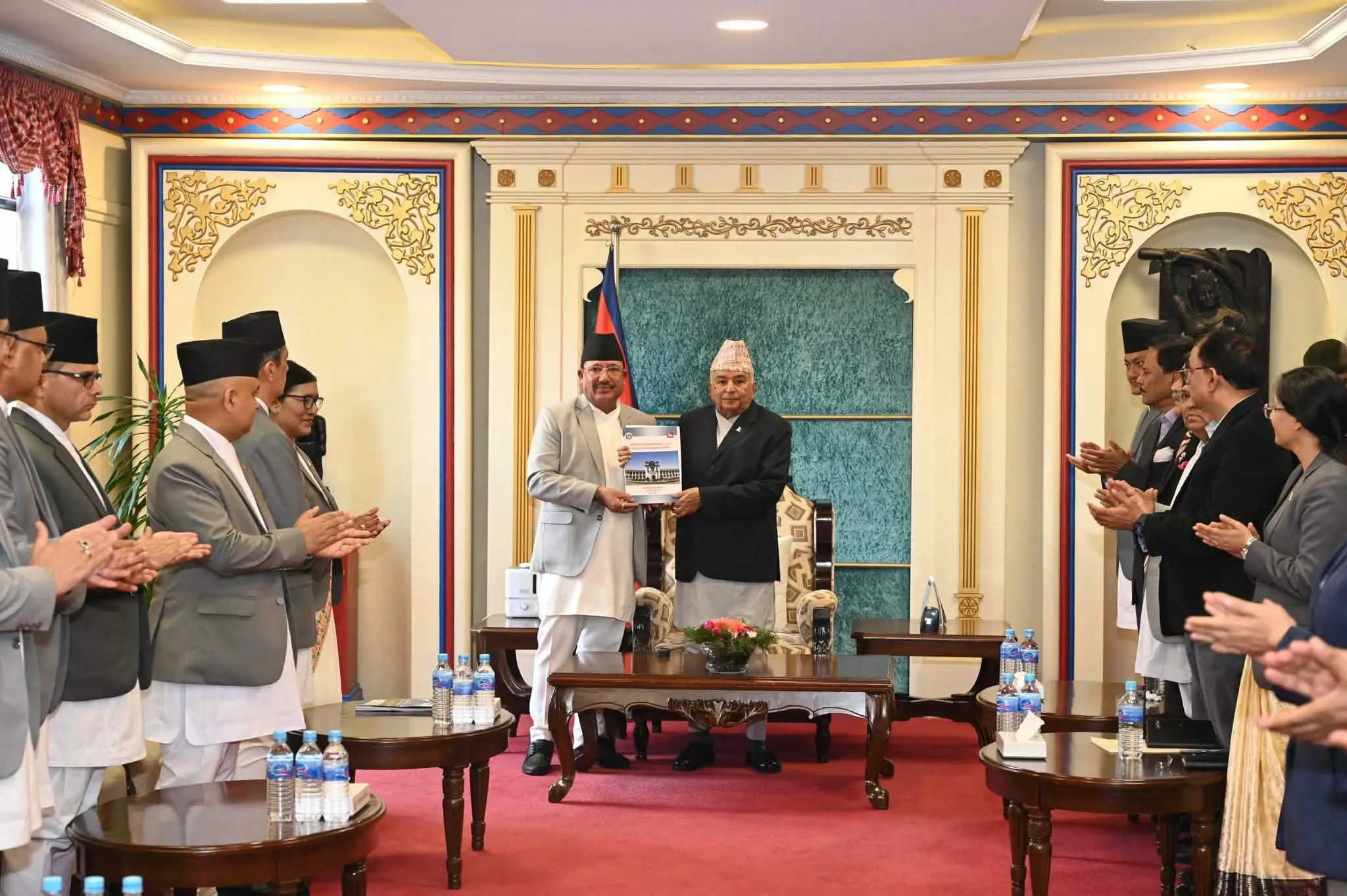 निर्वाचन आयोगले राष्ट्रपतिलाई बुझायो मत परिणामसहित प्रतिवेदन