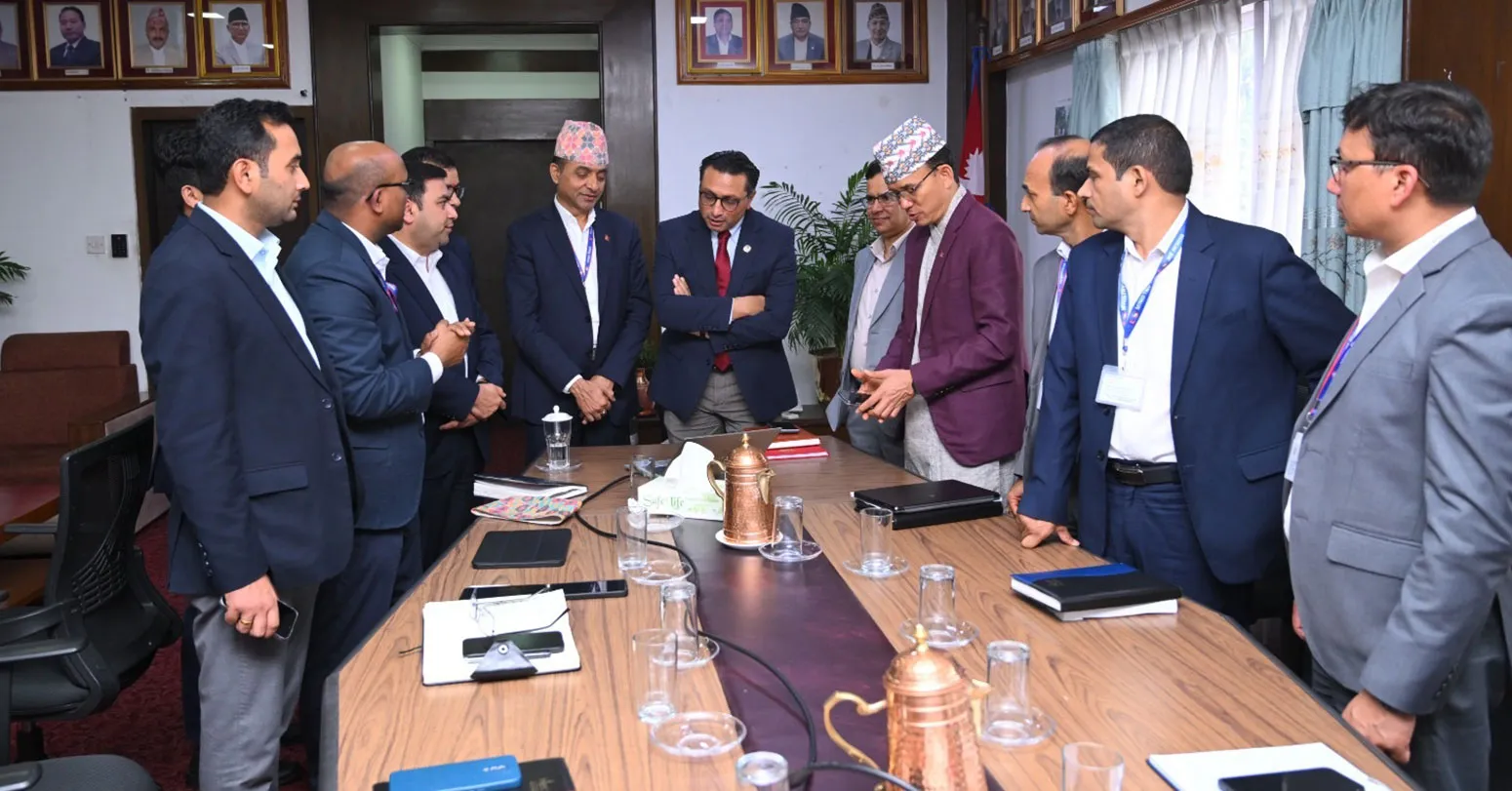 स्थलमार्गबाट नेपाल आउने पर्यटकवाहक सवारीसाधन अब अनलाइनबाटै दर्ता गर्न सकिने