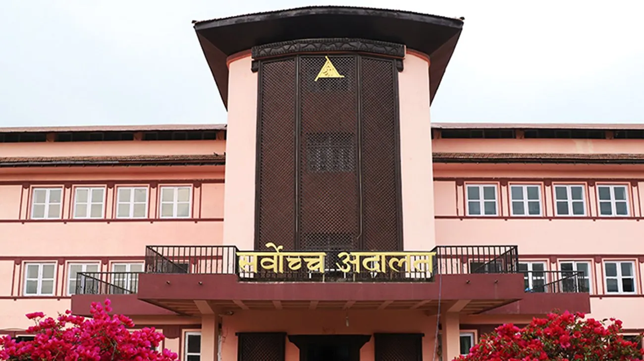पूर्वप्रधानमन्त्री र मन्त्रीसहितका उच्च पदाधिकारीलाई पक्राउ पुर्जी जारी गर्न सर्वोच्चको अस्वीकार