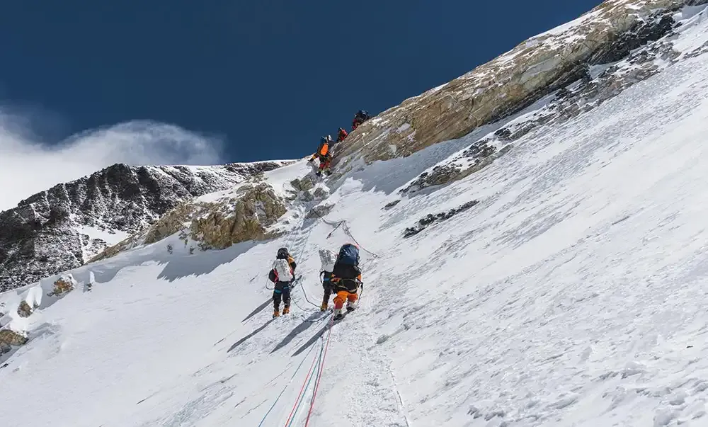 हिमाल आरोहणका लागि अहिलेसम्म ११८१ जनालाई अनुमति, एक अर्ब २५ करोड राजश्व संकलन