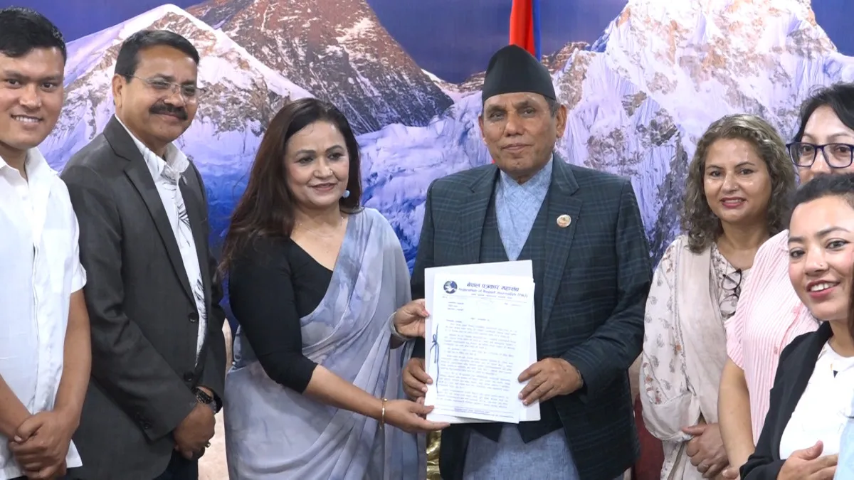 दुई तिहाइको सरकार हुने बित्तिकै देशमा स्थिरता र विकास हुने होइन : अध्यक्ष दाहाल