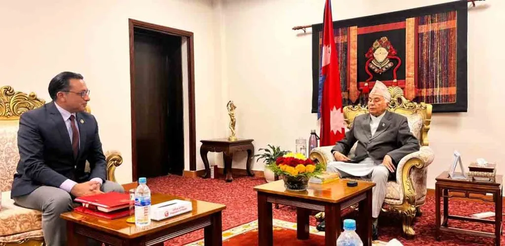 राष्ट्रपति पौडेललाई अर्थमन्त्री वाग्लेले गराए बजेटबारे जानकारी