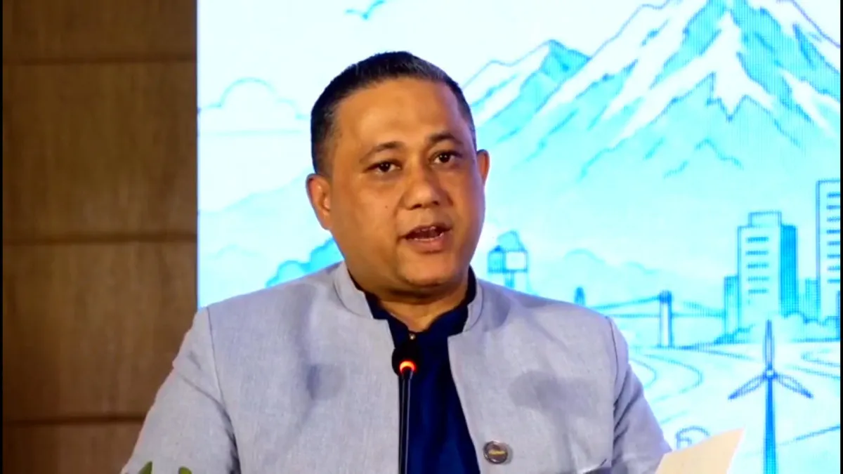 सरकार सुशासन र द्रुत आर्थिक विकासको काममा प्रतिवद्ध छः परराष्ट्रमन्त्री खनाल