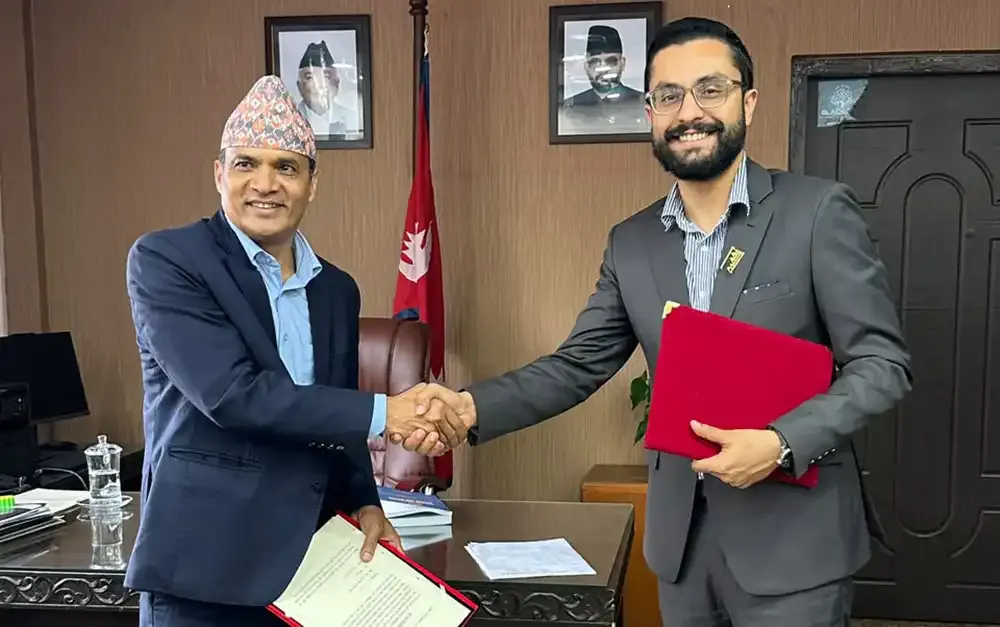 शहिद दशरथचन्द स्वास्थ्य विज्ञान विश्वविद्यालयका उपकुलपति र रजिष्ट्रारले लिए शपथ