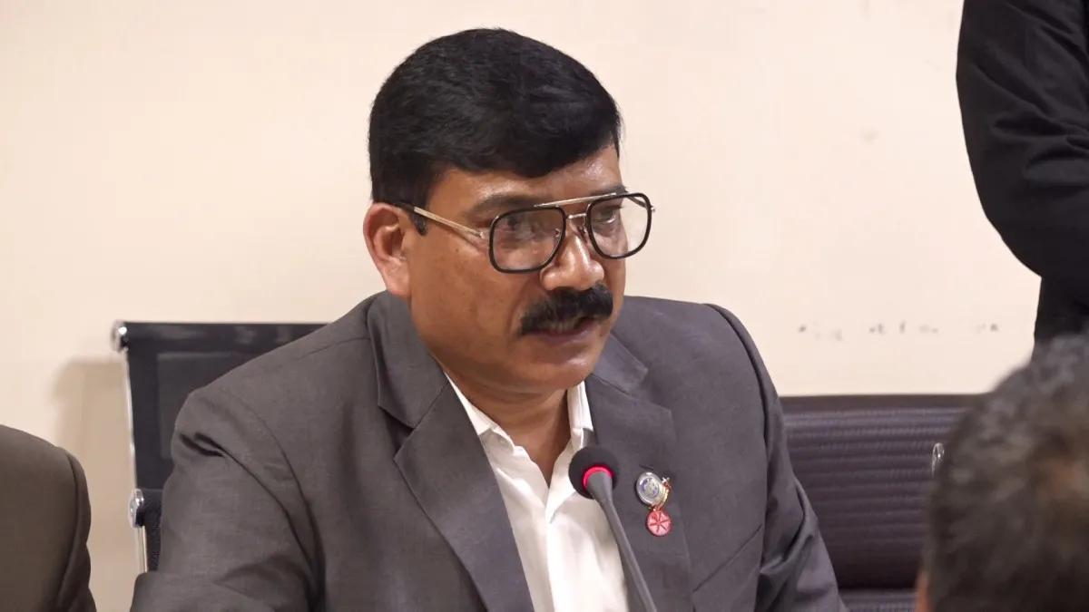 वैदेशिक रोजगारीमा जाने श्रमिकले कानुनअनुसार निश्चित शुल्क तिर्नुपर्छ: अध्यक्ष खत्री
