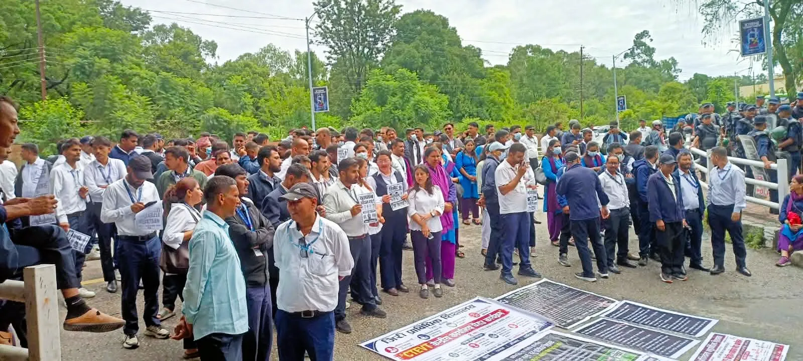 सीटीईभीटीका करार र ज्यालादारी कर्मचारीद्वारा केन्द्रीय कार्यालय घेराउ