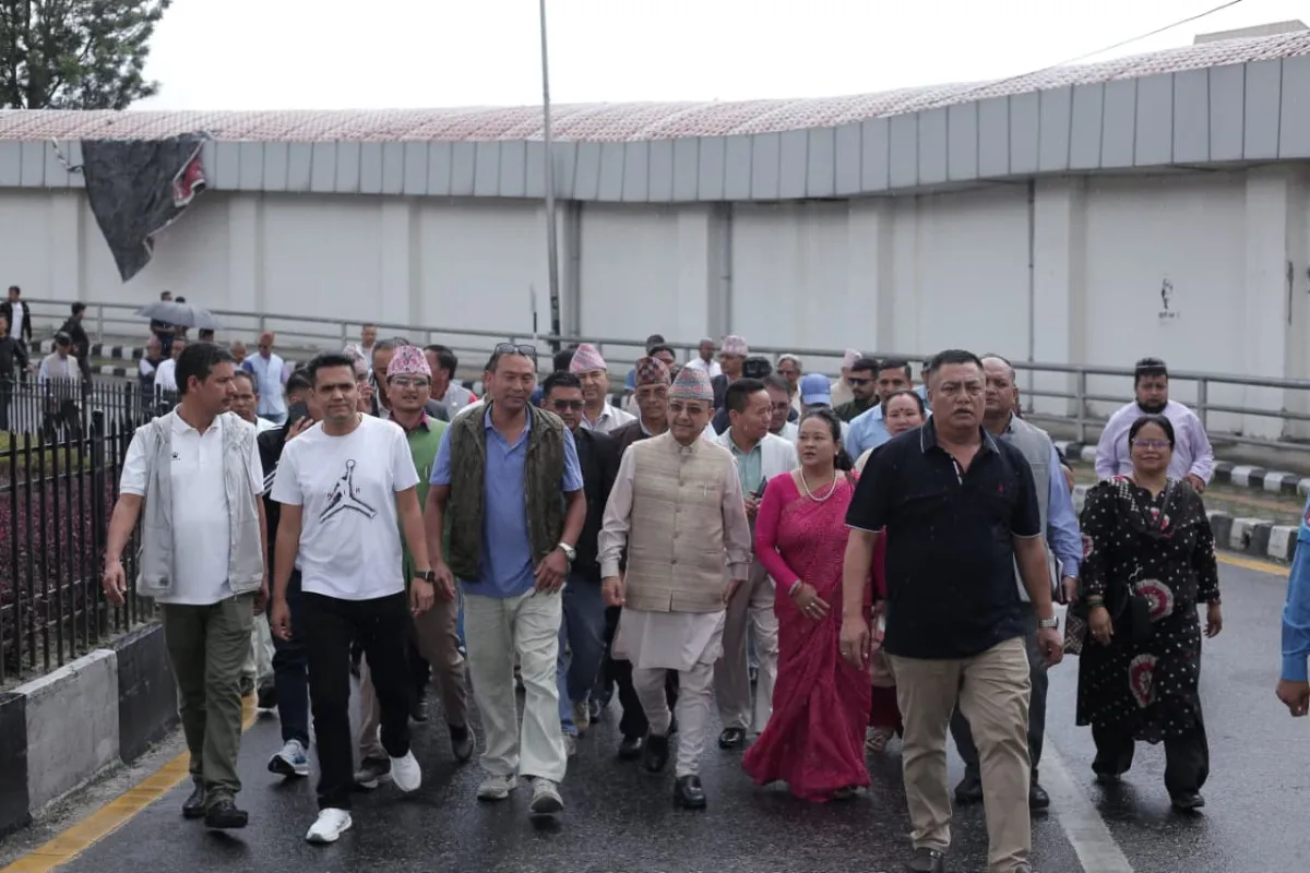 देउवाको स्वागतका लागि काँग्रेस नेताहरू विमानस्थलमा (तस्बिरहरु)
