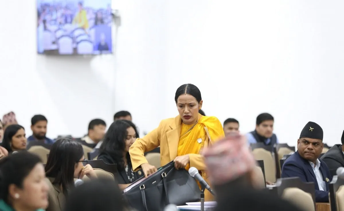 प्रश्न सोध्न नदिएको भन्दै बैठक छाडेर हिँडिन् रास्वपा सांसद आशिका तामाङ