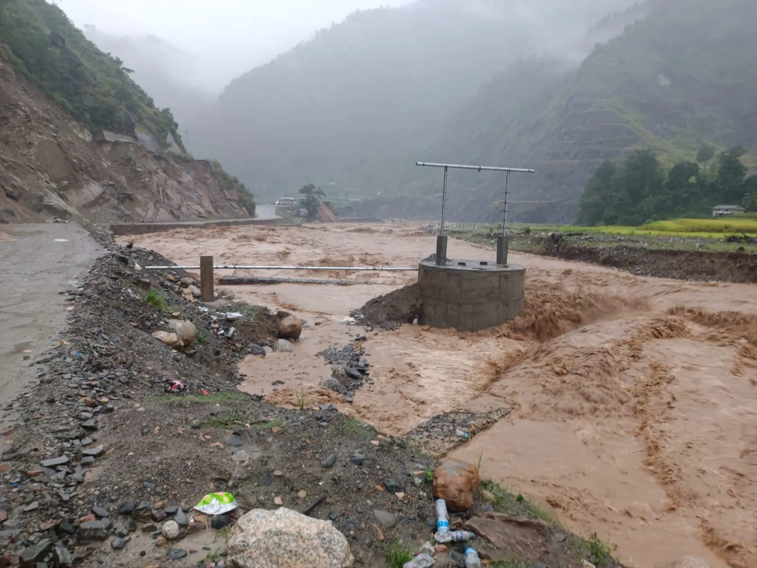 जलविद्युत आयोजनाका १९६ भन्दा बढी कर्मचारी सम्पर्कविहीन, खोजी जारी