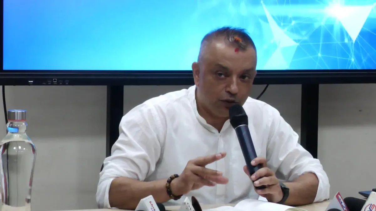 सरकारका कमजोरी देखाउनु आलोचना होइन, सहयोग हो: गगन थापा