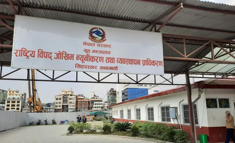 रसुवा पुग्न वैकल्पिक मार्ग प्रयोग गर्न र अत्यावश्यक बाहेक हेलिकोप्टरबाट उद्धारको अनुरोध नगर्न सरकारको आग्रह