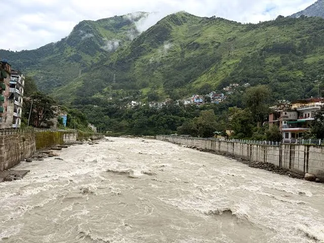 तटीय क्षेत्रका बासिन्दालाई सतर्क रहन आग्रह