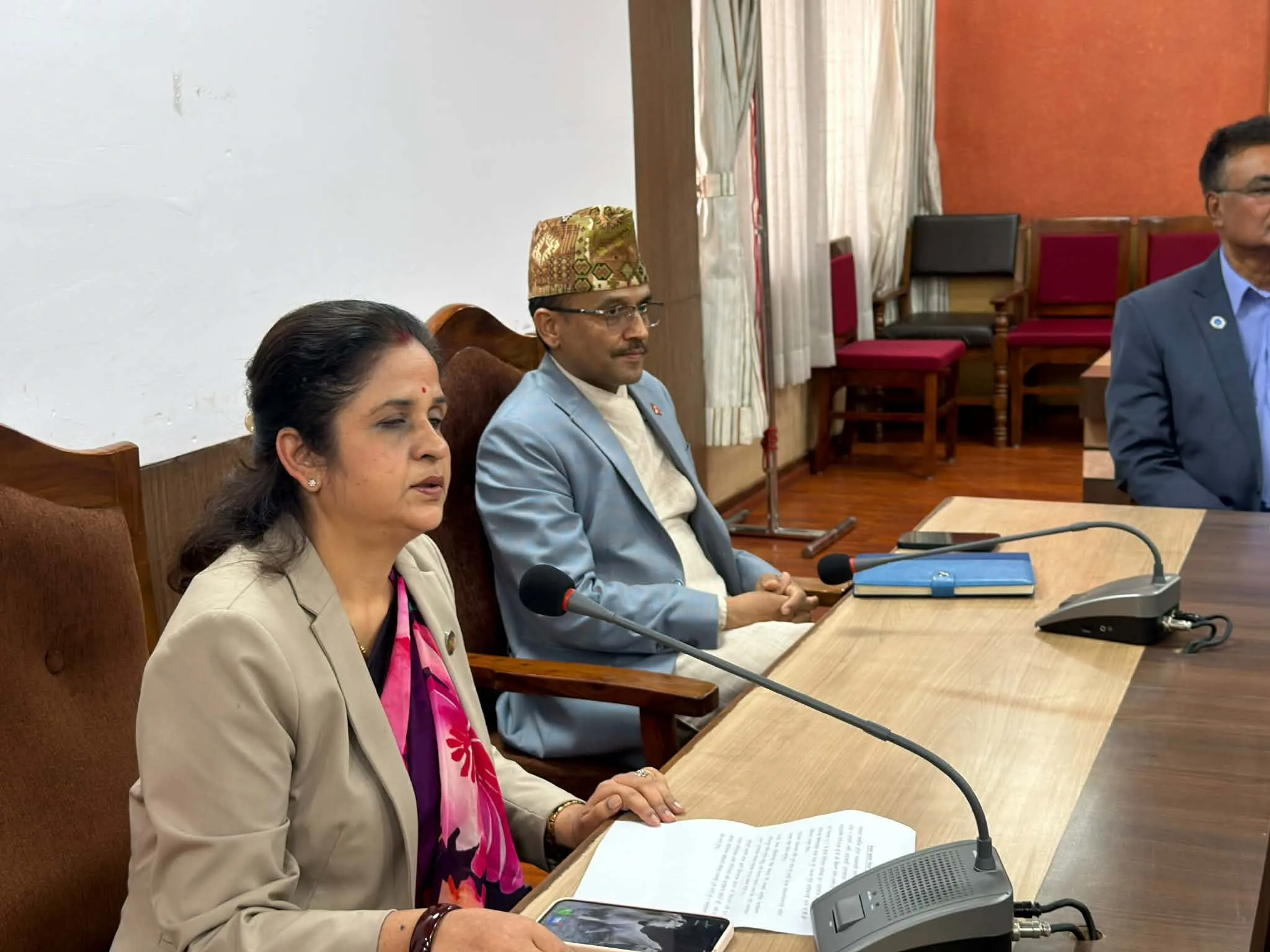 काठमाडौंमा ग्यास अभाव: उद्योगमन्त्रीको चेतावनीपछि सरकार र उद्योगीबीच चर्कियो विवाद