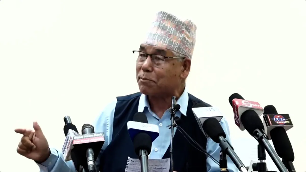 सहकारीहरु अनुत्पादक क्षेत्रमा लगानी गर्दा डुब्न पुगेः देव गुरुङ