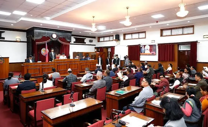 दुई दिन बिदा दिने व्यवस्था पुनरावलोकन गर्न राष्ट्रियसभा सदस्यको माग