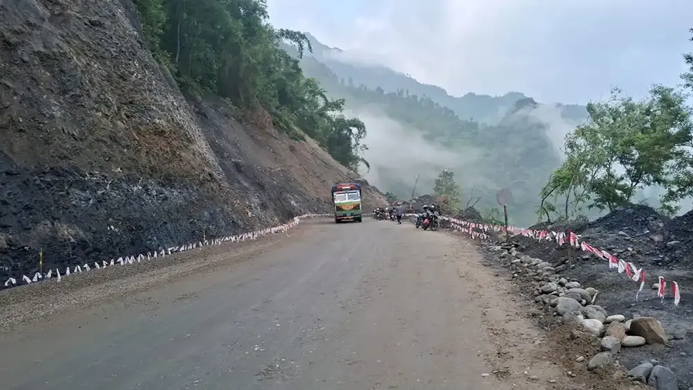 पृथ्वी राजमार्ग र नारायणगढ–मुग्लिन सडकखण्डमा राति आवागमनमा रोक